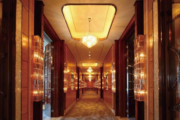 重庆飞机按摩，让你在云端找到舒适感